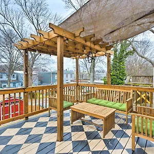 Apartment Chic With Private Deck And Patio!
